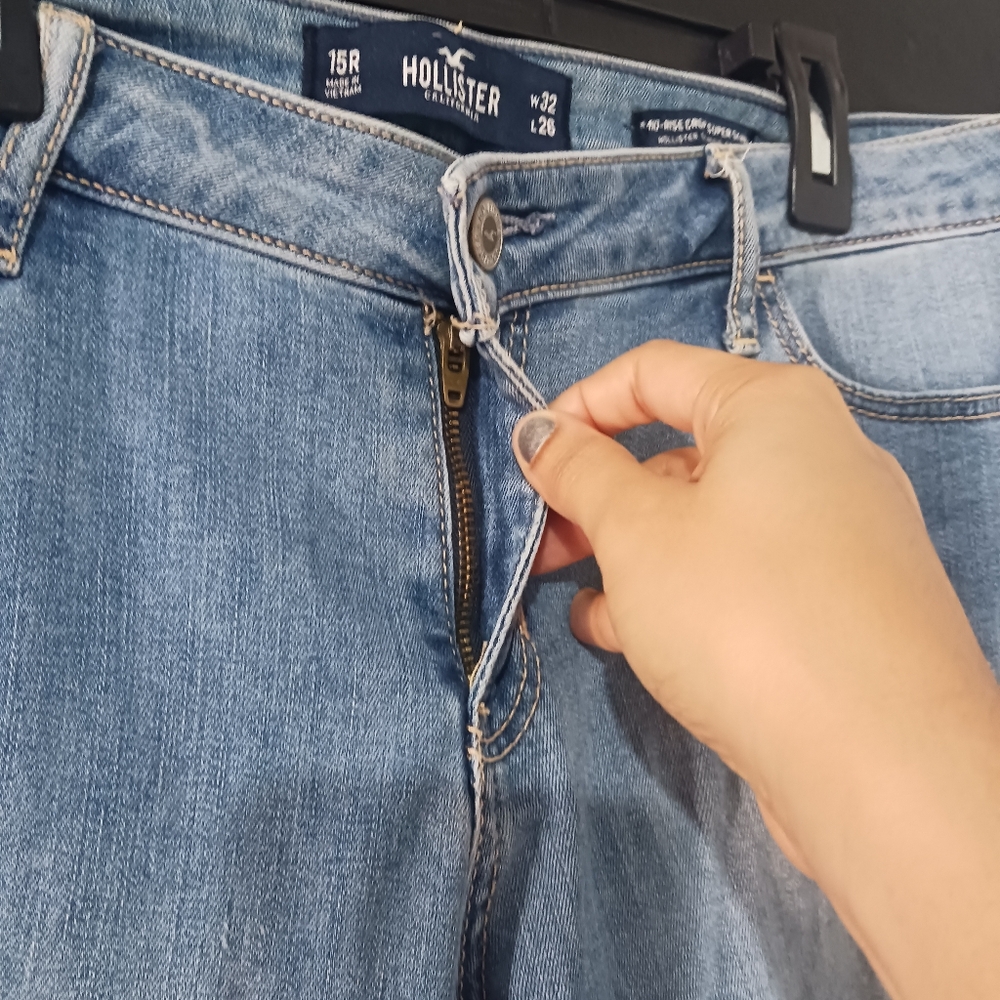 Hollister Women Mide Rise Crop Super Skinny Ripped Jeans - Picture 5 of 8